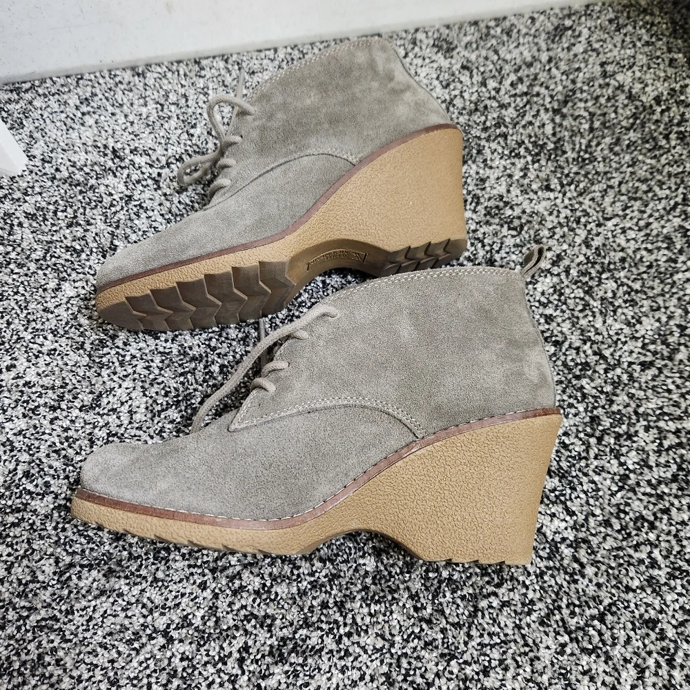 White Mountain Suede Women’s Size 8‎ Booties Wedge Gray Lambert Ankle Boots Fall